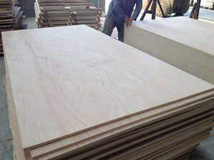 Contreplaqué Okoume 3mm 4mm 6mm 7mm 10mm Contreplaqué commercial en <span class=keywords><strong>bois</strong></span> Okoume massif - Product Image 1