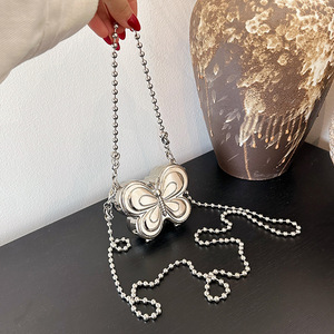 Nuova Collezione 2025: <span class=keywords><strong>Pochette</strong></span> da Donna dal Design Sofisticato, Borse Mini Metalliche <span class=keywords><strong>Oro</strong></span> e Argento per Matrimoni e Feste - Product Image 4