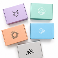 Boîtes d'expédition pliables en carton ondulé noir de qualité supérieure personnalisées en gros avec logo en feuille d'or pour vêtements et cadeaux