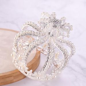 Kaimei Rhinestone della perla di Lusso Gioielli Da <span class=keywords><strong>Sposa</strong></span> di Cristallo D'argento Corona Diademi Dichiarazione pageant corone <span class=keywords><strong>Per</strong></span> La <span class=keywords><strong>Sposa</strong></span> <span class=keywords><strong>Accessori</strong></span> <span class=keywords><strong>Per</strong></span> <span class=keywords><strong>Capelli</strong></span> - Product Image 4