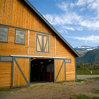 Écurie de chevaux, hangar de course, hangar à vaches, bâtiment agricole, écuries de bétail, abri pour chèvres, structures en acier léger, hangar d'usine agricole
