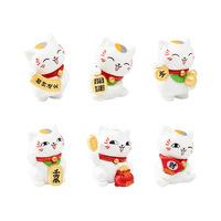 Patung Kucing Keberuntungan Lucu Maneki Neko Ornamen Mini Keberuntungan untuk Dekorasi Dasbor Interior Mobil Meja Rumah Hadiah Keberuntungan Feng Shui