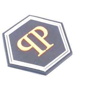 Offre Spéciale personnalisé <span class=keywords><strong>couture</strong></span> 3D colle souple étiquette Patch sur vêtements en plastique silicone Logo Badge fer sur PVC Patch sur vêtements - Product Image 5
