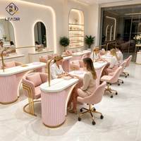 Ensemble de meubles de salon de manucure de luxe avec table de manucure dorée, chaises, table de manucure professionnelle avec plateau en marbre