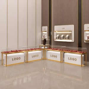 Vitrine de présentation de bijoux moderne de luxe en acier inoxydable et bois avec éclairage LED, dotée de verre trempé et de panneaux en contreplaqué - Product Image 2