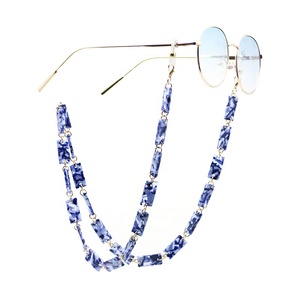 Vente en gros de grandes chaînes ambrées style rétro pour <span class=keywords><strong>lunettes</strong></span> femmes <span class=keywords><strong>tendance</strong></span> <span class=keywords><strong>lunettes</strong></span> personnalisées chaîne de <span class=keywords><strong>lunettes</strong></span> - Product Image 3