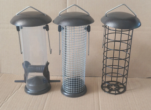 Mangeoires d'oiseaux sauvages suspendues Stations d'alimentation en maille, Mangeoire à oiseaux en métal pour jardin, Mangeoire à oiseaux suspendue Set Seed Penut Fatball - Product Image 2