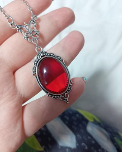 Collier avec pendentif ovale en quartz rouge sang gothique pour femmes, collier de vampire pour Halloween, bijoux de sorcière en relief, colliers vintage - Product Image 5