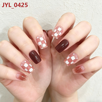24 faux ongles carrés à presser, base marron avec motif damier rouge et couleur unie, mignons, qualité salon, pour femmes