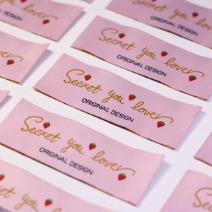 ฉลากเสื้อผ้าและงานฝีมือ100% ผ้าทอหนาแน่นสูงสั่งทำโลโก้แบรนด์เสื้อผ้าป้ายผ้าทอสำหรับตัดเย็บเสื้อผ้าและงานฝีมือ - Product Image 1