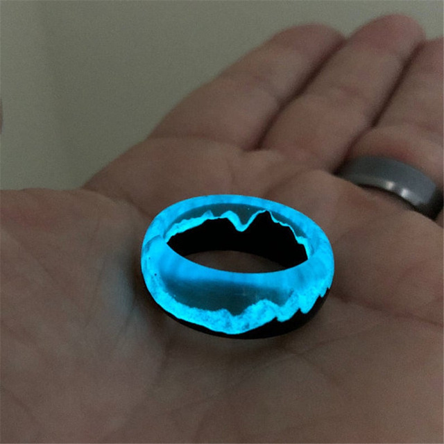 Trendy Explosive Fashion Unisex Wood Resin White/Red/Blue /Green Luminous Ring for Anniversary