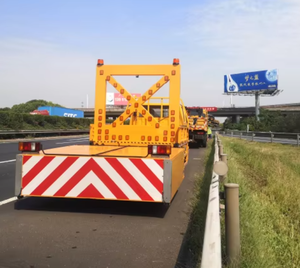 Camion anti-collision de preuve d'accident de trafic d'atténuateur monté par camion de tampon pour le traitement d'accident de SaleTraffic - Product Image 6