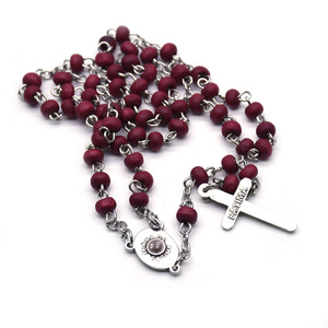 Collier chapelet Rose en bois de Claret avec croix en argent 925, bijou religieux unisexe pour cérémonie - Product Image 4