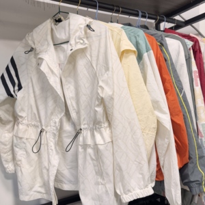 <span class=keywords><strong>Ropa</strong></span> Deportiva de Esquí de <span class=keywords><strong>Segunda</strong></span> <span class=keywords><strong>Mano</strong></span>, Chaqueta Deportiva de <span class=keywords><strong>Segunda</strong></span> <span class=keywords><strong>Mano</strong></span>, Calidad Grado A, Precio de Fábrica por Fardo, <span class=keywords><strong>Ropa</strong></span> Usada - Product Image 5