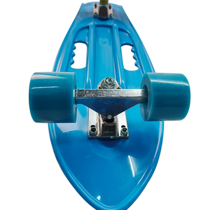 Patineta de Plástico Retro con Diseño de Pez y Logotipo Personalizado, Portátil, con Selección de Colores Disponible, RY2708PYL, en Oferta - Product Image 5