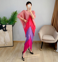 Robe de soirée décontractée pour femme, style streetwear Miyake, longue, col en V, manches chauve-souris, plissée, imprimé numérique, avec pompon