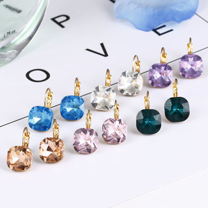 2025 nuevos pendientes de cristal dorado de moda de alta calidad para mujeres y niñas, joyería de diseño coreano, pendientes grandes con diamantes ostentosos - Product Image 1
