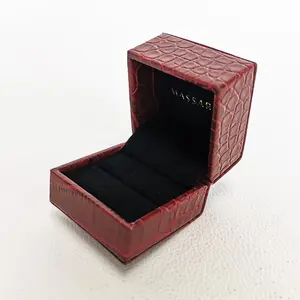 विशेष शैली लाल साँप त्वचा पु चमड़े के कान की बाली और अंगूठी उपहार पैकेजिंग गहने बॉक्स