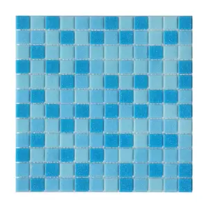 Preisgünstige gemischte blaue quadratische heißschmelzende Glas-Mosaikfliese für Schwimmbad Mosaik-Badezimmerdekoration
