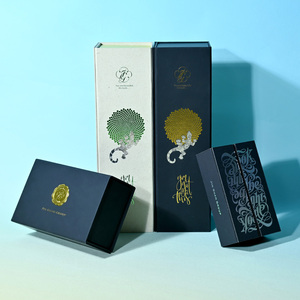 Customizable Cardboard Rigid <b>Box</b> with Magnetic Closure Embossing Recyclable Glossy Finish <b>Black</b>/White Colors - Product Image 2