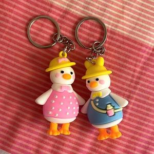 Porte-clés en métal personnalisé en gros, pendentif de sac cadeau en silicone 3D en forme de poupée - Product Image 5
