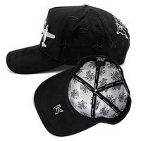 Gorra de Béisbol de Lujo Personalizada con Bordado 3D, Logotipo de Pedrería, 5 Paneles, Visera Curva Ancha, Forro de Satén, Unisex, Ajustable, con Pin Metálico
