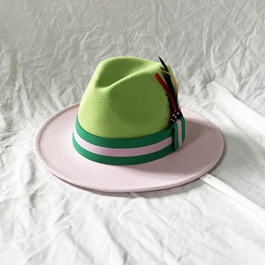 Chapeau en feutre bicolore élégant en laine de jazz rouge et blanc avec chapeau haut de forme en plumes pour hommes et femmes - Product Image 4