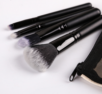 Ensemble de pinceaux de maquillage en poils synthétiques entièrement écologiques rose 4 pièces Ensemble de voyage avec eye-liner et mascara Échantillon gratuit