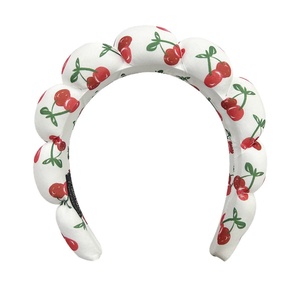 Diadema de alta calidad con estampado de nubes y frutas dulces (cereza, fresa) para mujer, accesorio para el cabello ideal para lavarse la cara. - Product Image 5