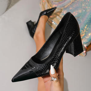 <span class=keywords><strong>Zapatos</strong></span> de Tacón Cuadrado Xuanhui para Mujer, Estilo Coreano, de Alta Calidad, en <span class=keywords><strong>Charol</strong></span>, con Combinación de Colores, Cómodos, de Punta Puntiaguda y Sin Cordones - Product Image 2