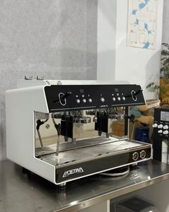 Máquina de Espresso Semiautomática Comercial Serie 2 Legendaria, 9 Bares de Presión, Programable, Blanca, para Restaurantes y Cafeterías - Product Image 6