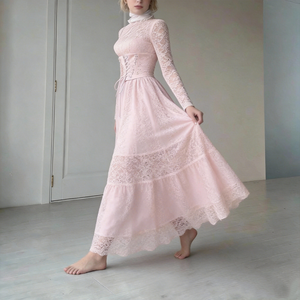 Robes en dentelle rose poudré à col montant et manches longues, corset à lacets, volants superposés, maxi, élégantes, style victorien - Product Image 4