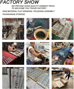 Centre de table de mariage au design lisse et nouveau, haut, avec des abat-jour givrés, en cristal, candélabre - Product Image 6