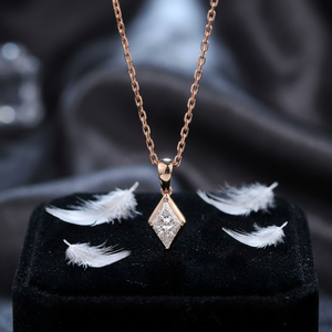 Collar con Colgante Solitario de Plata de Ley 925 con Corte Cometa, Diamante Cultivado en Laboratorio, Chapado en Oro Rosa, Joyería Fina, Regalo para Mujer - Product Image 1