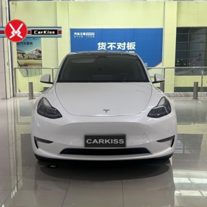 <span class=keywords><strong>Tesla</strong></span> <span class=keywords><strong>Model</strong></span> Y Long Range 2024 d'occasion, transmission intégrale, SUV familial <span class=keywords><strong>de</strong></span> luxe, batterie 78,4 kWh, haute performance, toit panoramique gauche - Product Image 2