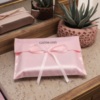 Pochette d'emballage en satin imprimé tendance avec ruban, pochette en soie rose, enveloppe pour extensions de cheveux, perruques, sous-vêtements, sac anti-poussière en satin