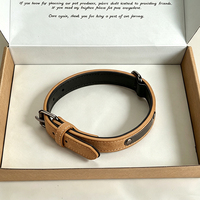 Collier pour animaux de compagnie en cuir véritable rétro personnalisé OEM, double couche, doublure intérieure douce, boucle en métal couleur bronze, anneau en D, rivets renforcés