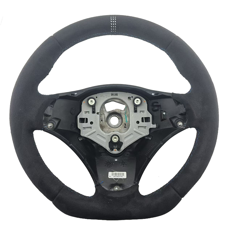 หนัง+สีแดง เย็บด้ายสีน้ำเงิน