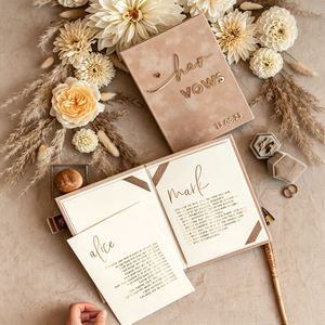 Livre <span class=keywords><strong>de</strong></span> Vœux <span class=keywords><strong>de</strong></span> Mariage en Velours Haut <span class=keywords><strong>de</strong></span> Gamme – Cadeau <span class=keywords><strong>de</strong></span> Luxe pour <span class=keywords><strong>les</strong></span> Mariés – Livrets <span class=keywords><strong>de</strong></span> Vœux Personnalisés pour Lui et Elle avec Détails du Mariage - Product Image 4