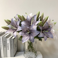 Tweehoofdige lelie 3D-printen van een bloem en een knop Simulatielelie Kunstbloemen Europese retro bruiloft Huisfotografie Bloemmotief