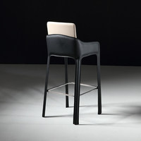Tabouret de bar haut en cuir italien avec accoudoirs pour restaurant, intérieur, salon, gîte, hôtel, îlot de cuisine, comptoir, salle d'exposition