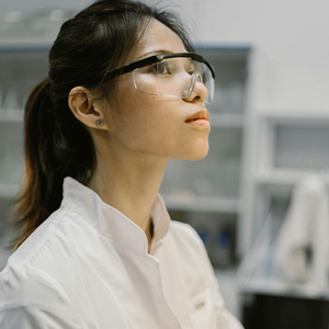 Lunettes <span class=keywords><strong>de</strong></span> protection OEM pour adultes, anti-buée, élégantes, pour la construction, conformes aux normes ANSI Z87, CE EN166, verres <span class=keywords><strong>de</strong></span> <span class=keywords><strong>sécurité</strong></span> givrés - Product Image 4
