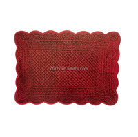 CH Deco 035 Chemin de table classique en velours matelassé à bords festonnés