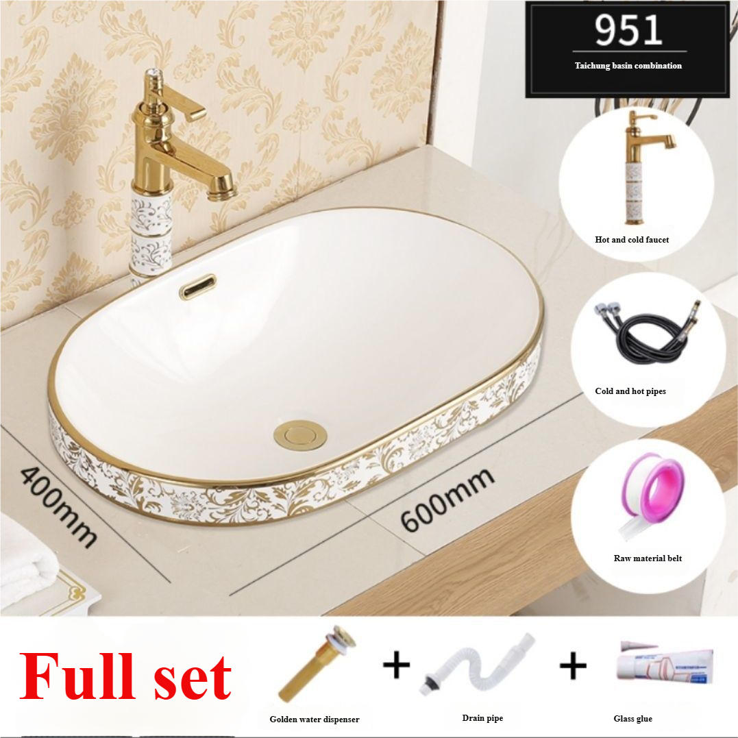 Un ensemble complet de bassin unique ovale avec robinet