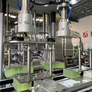 Machine à Capsuler Servo à Double Tête pour Fûts <span class=keywords><strong>de</strong></span> Bière Classiques en <span class=keywords><strong>Plastique</strong></span>, Moteur Pneumatique, en Promotion, Garantie 1 An - Product Image 3