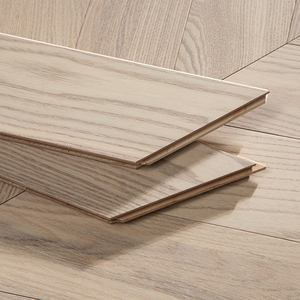 Parquet contrecollé Chevron ISO9001 multicouche brossé finition UV, grade AB, antidérapant, 15 mm, durable, pour villa - Product Image 1