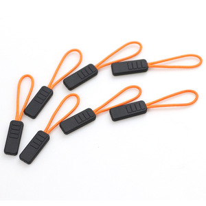 Biểu Tượng Tùy Chỉnh Charms Cao Su Dây Kéo Kéo Ưa Thích Ba Lớp Màu Bóng Xử Lý Dây Kéo Puller Cá Nhân PVC Dây Kéo Kéo Sợi Dây Thừng - Product Image 3