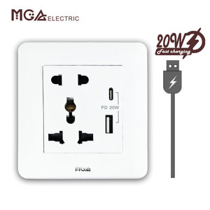 Enchufe de pared universal MGA con puerto USB tipo A + C Cargador rápido de 20W - Product Image 3