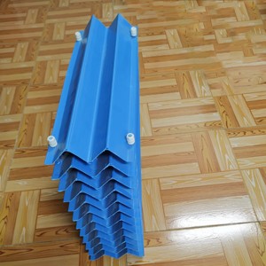 Eliminador de deriva de torre de refrigeración de hoja azul <span class=keywords><strong>flauta</strong></span> en forma de M 40/45mm H 170mm torre de refrigeración de onda eliminadores de deriva espaciador de PP de onda de PVC - Product Image 3