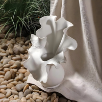 Vase en céramique fait main, décoration de luxe unique pour le bureau